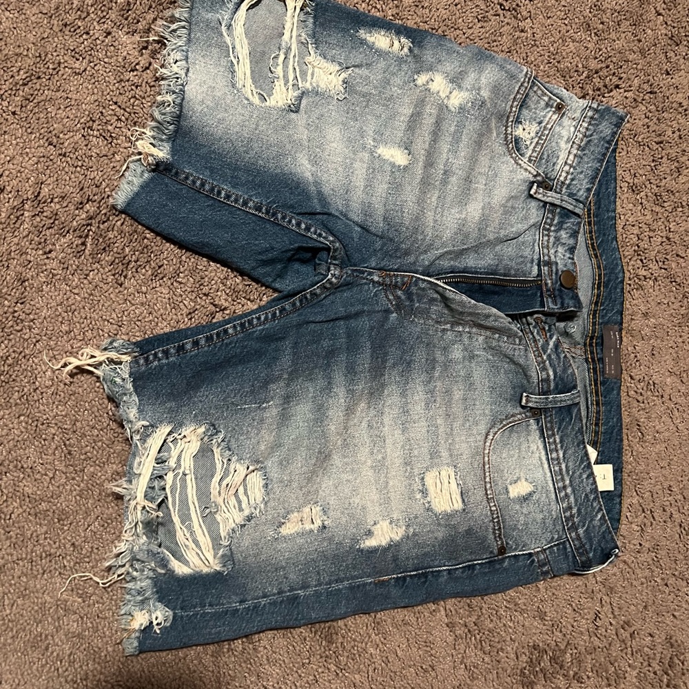 Distressed zara jean shorts